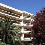 Ξενοδοχείο με διαμερίσματα Pierre & Les Platanes