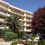 Pierre & Les Platanes 3*