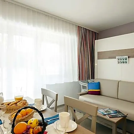 Pierre & Les Platanes Aparthotel 3*