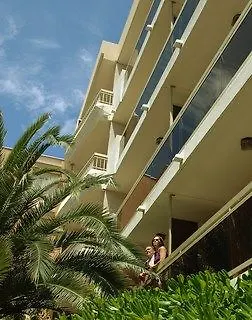 Pierre & Les Platanes 3* סן-מקסים